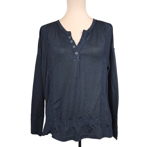 In Loom Small Black Blouse - Picture 1 of 5